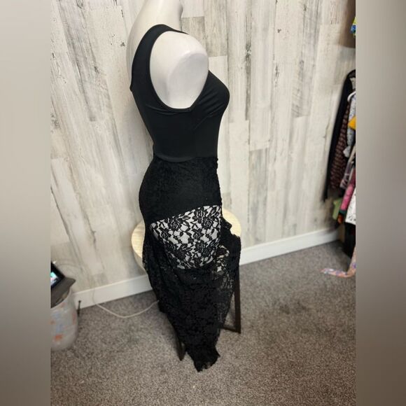 Black One-Shoulder Lace Mesh Maxi Dress • Size S • Evening / Formal / Party - Picture 6 of 8